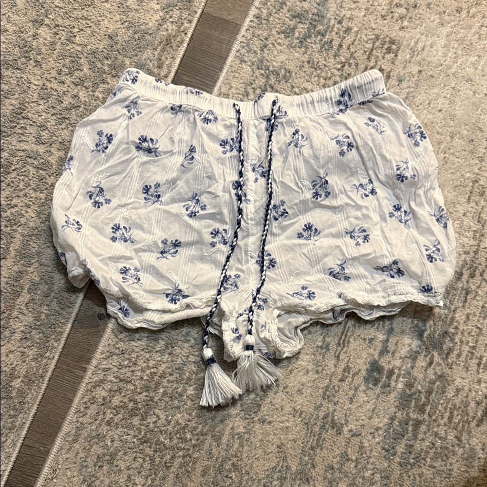 Cozy Beige and Floral Sleep Sets - Picture 6 of 8